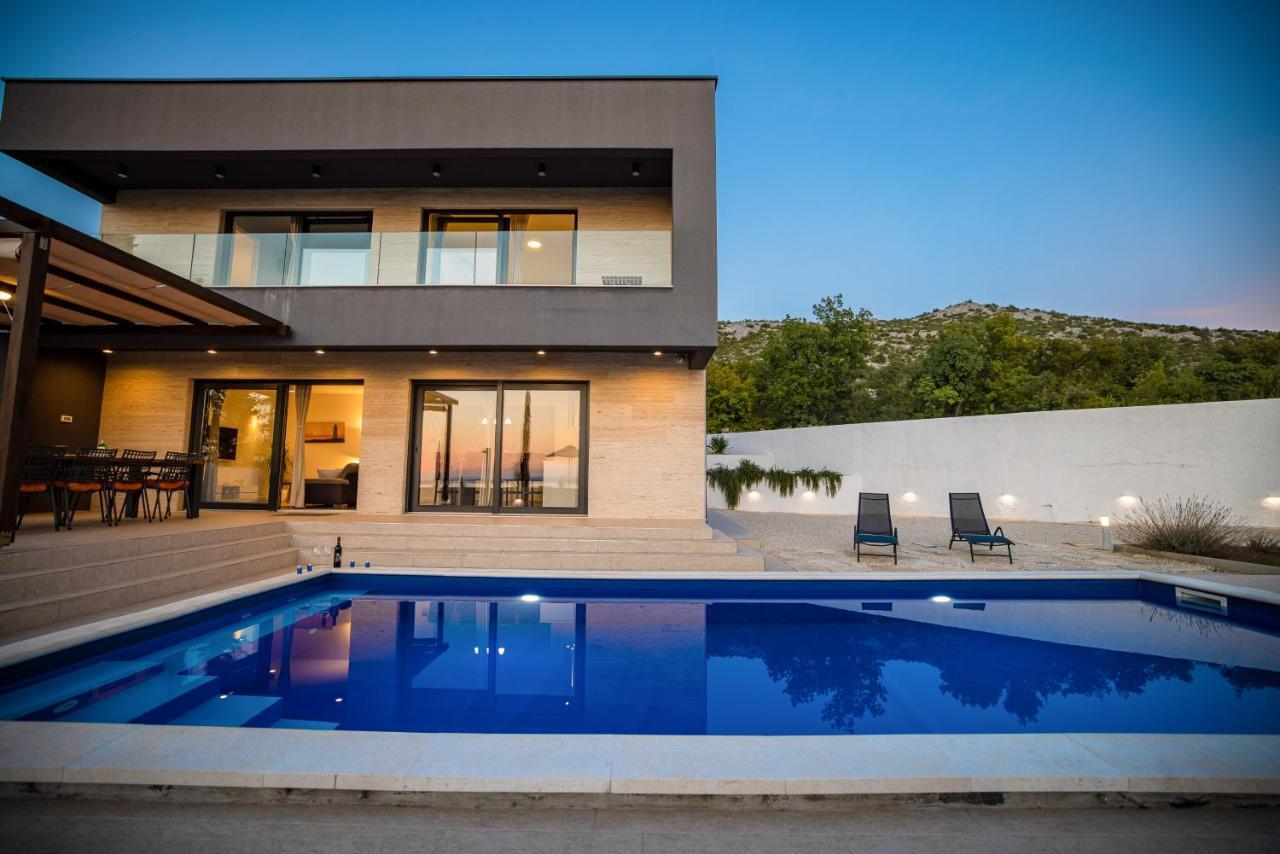 Royal Promons - Heated Pool Vila Starigrad Paklenica Exterior foto
