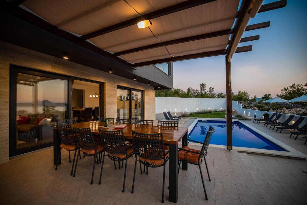 Royal Promons - Heated Pool Vila Starigrad Paklenica Exterior foto