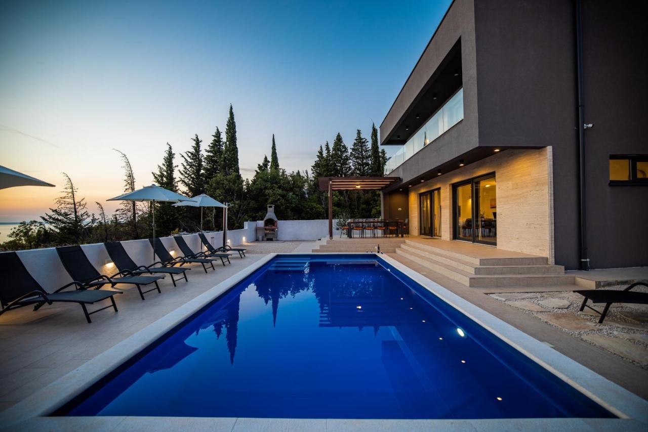 Royal Promons - Heated Pool Vila Starigrad Paklenica Exterior foto