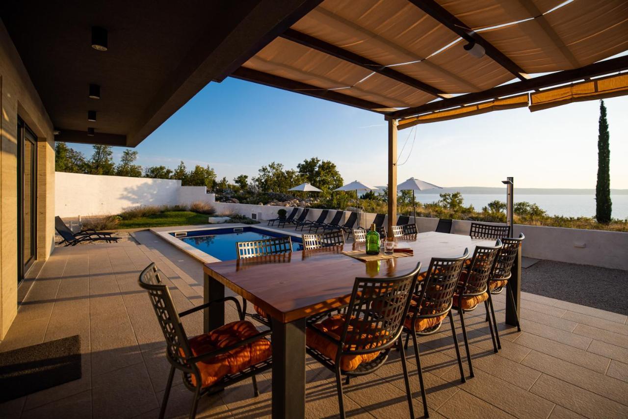 Royal Promons - Heated Pool Vila Starigrad Paklenica Exterior foto
